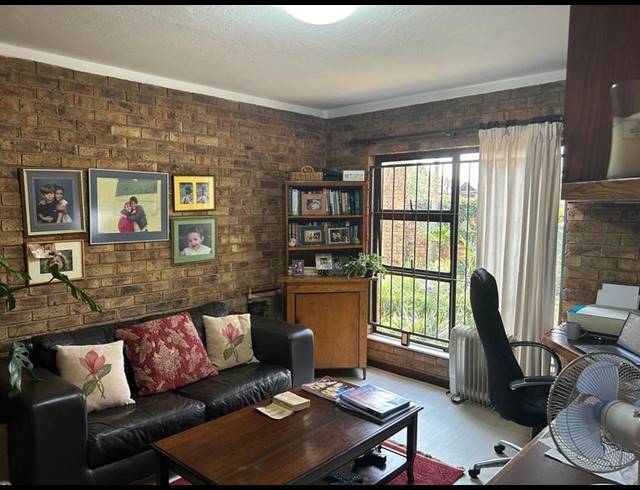 3 BEDROOM PROPERTY TO RENT IN MENLO PARK